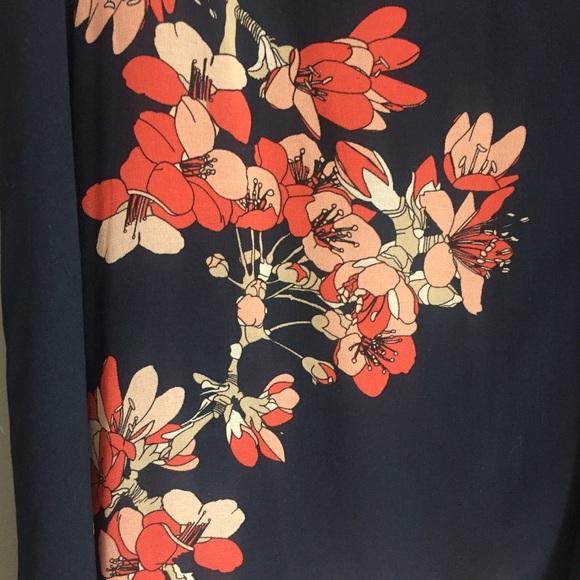 Max Studio Sleeveless Shift Dress - Picture 2 of 5